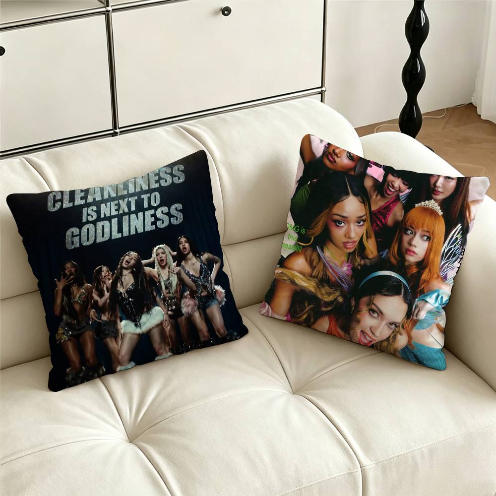 Home Textiles Group - K-Katseye Group Housse de coussin pour